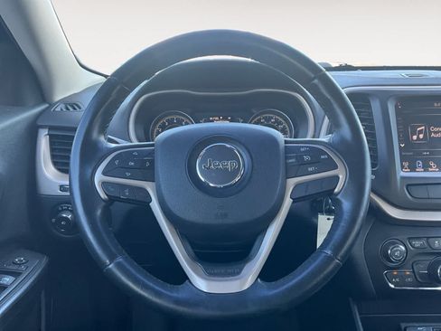 Used 2015 Jeep Cherokee Latitude AWD/4WD image 12