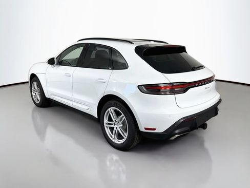 Certified 2026 Porsche Macan AWD/4WD image 3