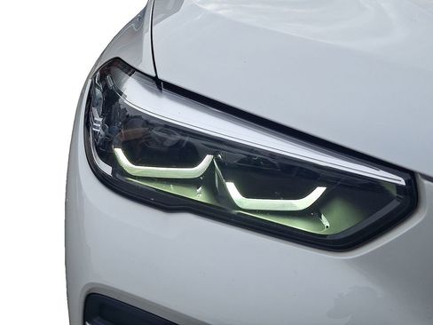 Used 2022 BMW X5 xDrive40i w/ Premium Package image 10