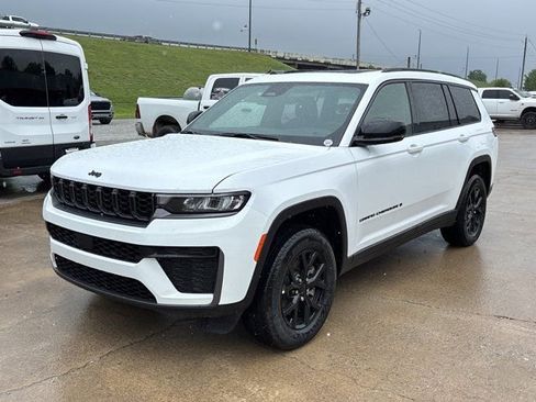New 2026 Jeep Grand Cherokee L 4WD image 9