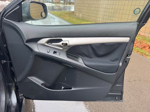 Used 2010 Pontiac Vibe image 24