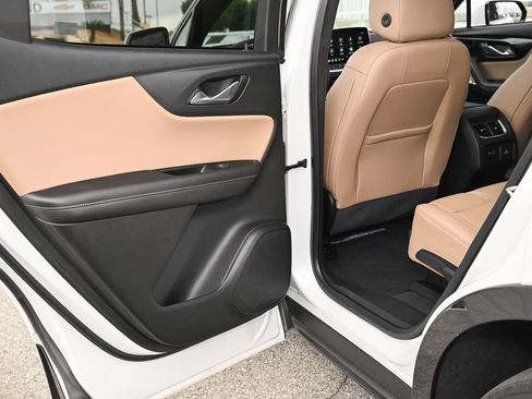 Used 2023 Chevrolet Blazer Premier FWD image 40