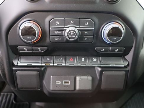 Used 2021 Chevrolet Silverado 1500 LT AWD/4WD image 23