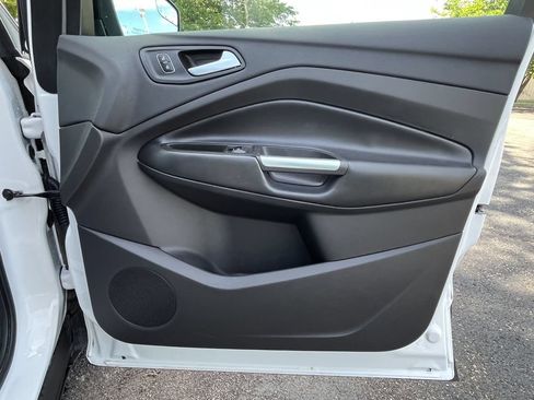 Used 2019 Ford Escape SE FWD image 21