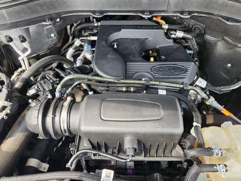 Used 2020 Ford Explorer XLT image 26