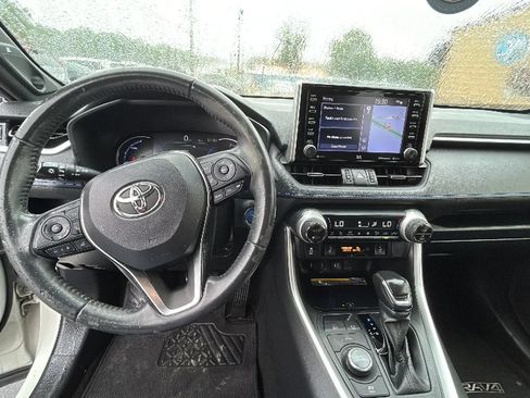 Used 2019 Toyota RAV4 XSE AWD/4WD image 30