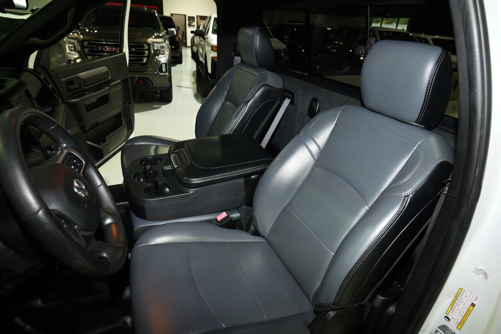 Used 2021 RAM 3500 Tradesman w/ Chrome Appearance Group AWD/4WD image 19