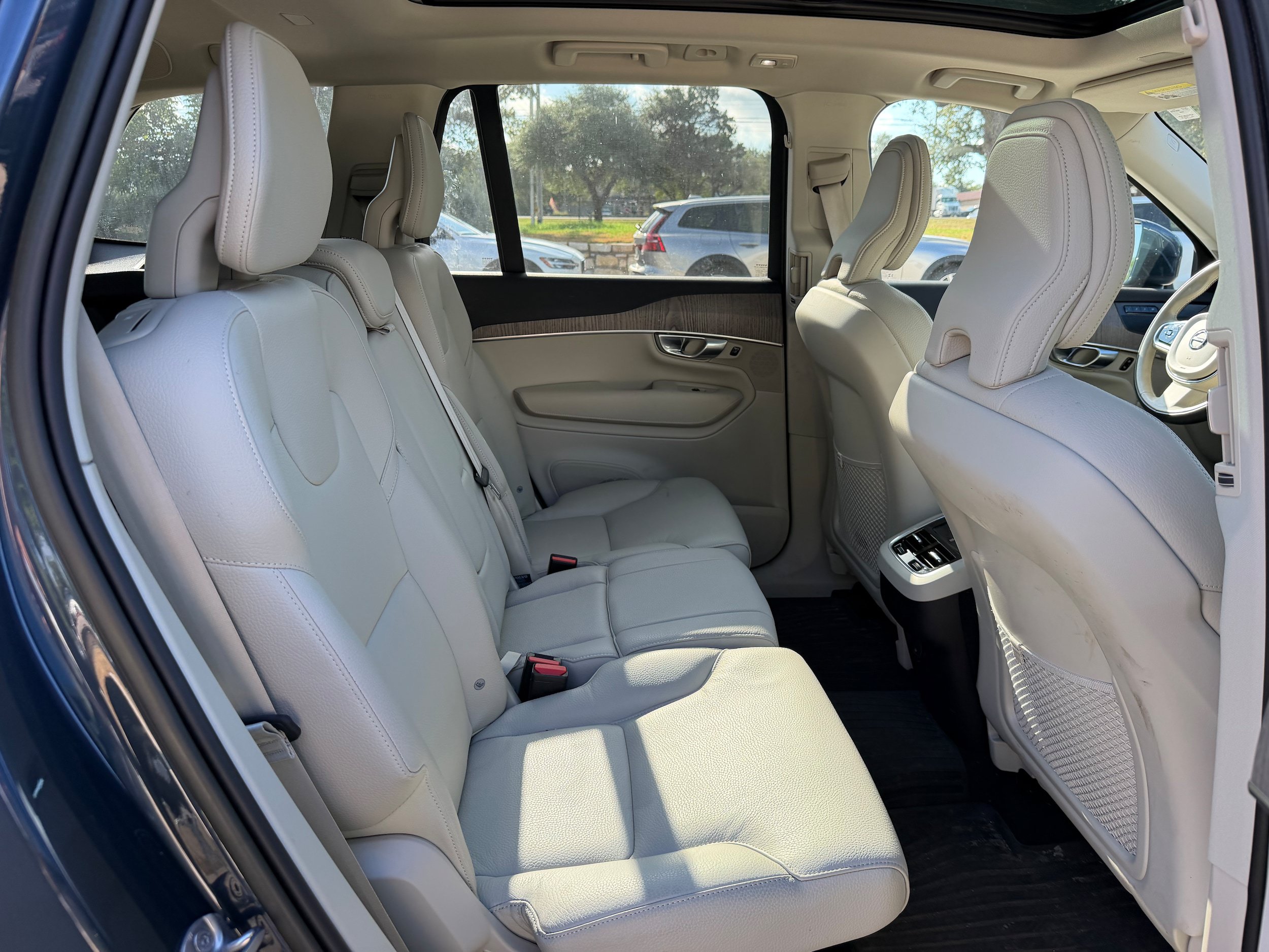 Certified 2023 Volvo XC90 B6 Plus w/ Protection Package Premier AWD/4WD image 12