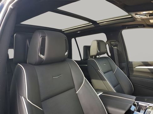 Certified 2025 Cadillac Escalade Premium Luxury image 15