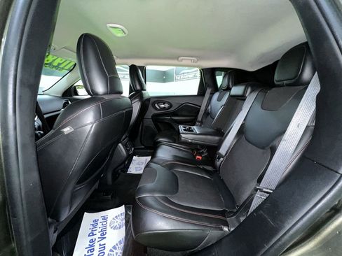 Used 2014 Jeep Cherokee Trailhawk w/ Comfort/Convenience Group AWD/4WD image 28