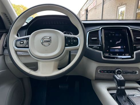 Used 2022 Volvo XC90 T6 Inscription w/ Advanced Package image 32