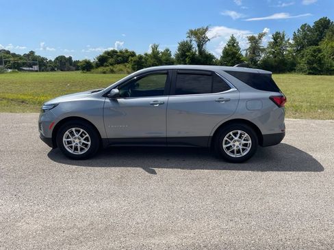 Used 2024 Chevrolet Equinox LT FWD image 2