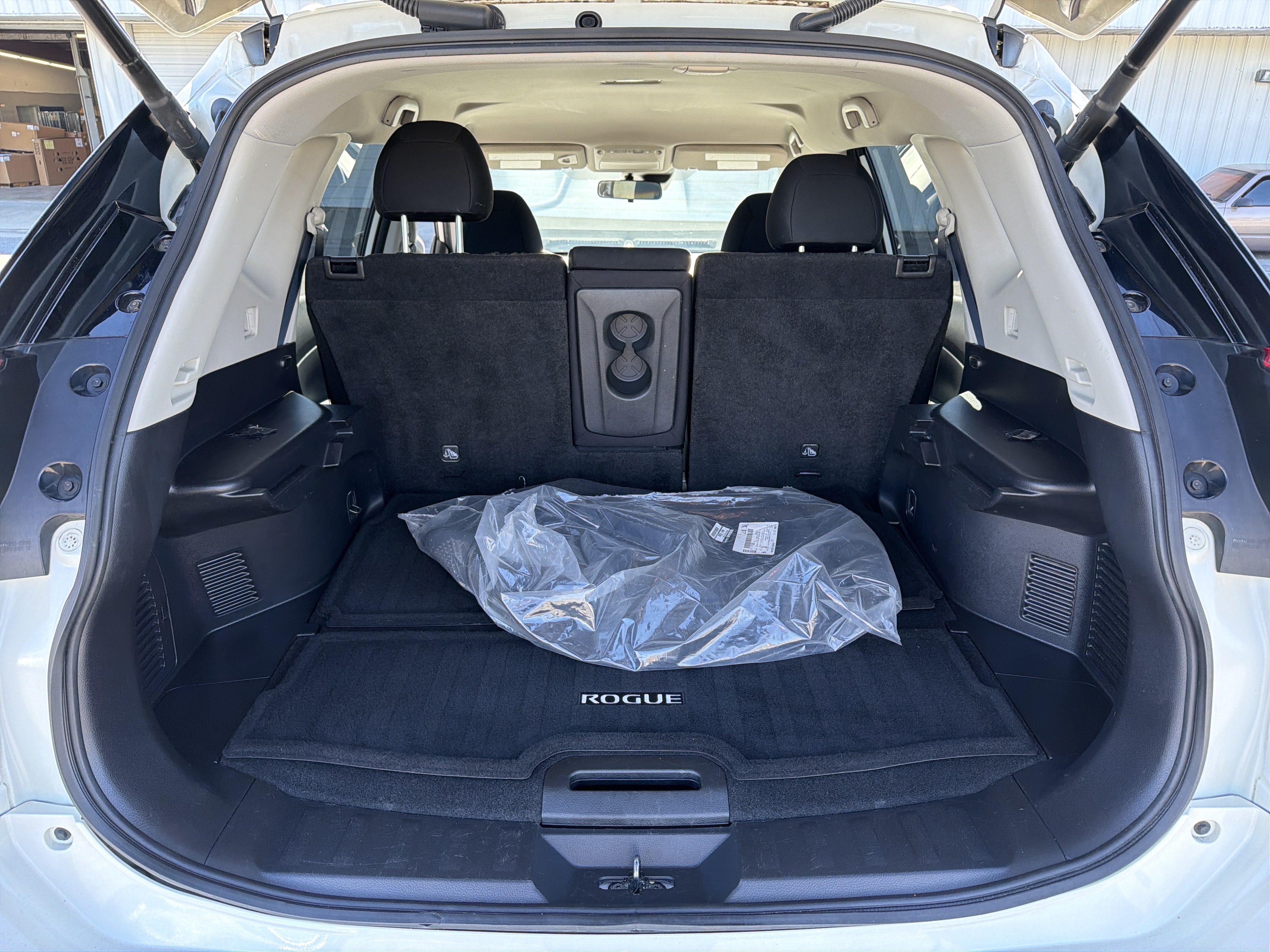 Used 2019 Nissan Rogue SV w/ Premium Package AWD/4WD image 14