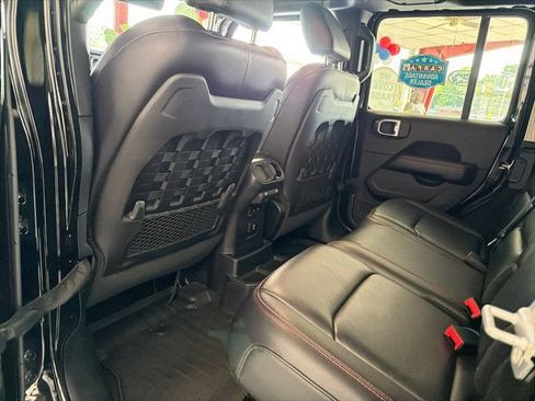 Used 2019 Jeep Wrangler Unlimited Rubicon AWD/4WD image 10