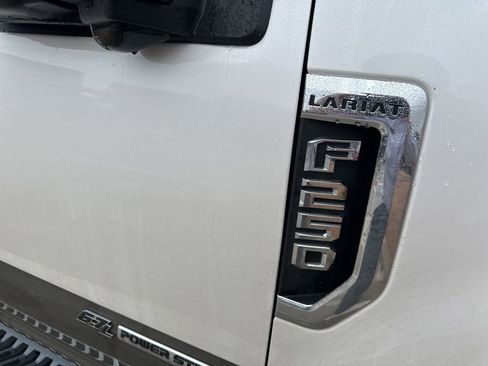 Used 2019 Ford F250 Lariat w/ Lariat Ultimate Package AWD/4WD image 18