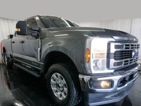 Used 2024 Ford F250 XLT AWD/4WD image 2