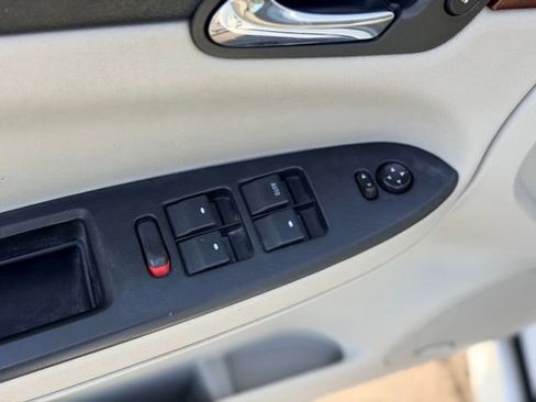 Used 2010 Chevrolet Impala LT w/ Luxury Edition Package image 15