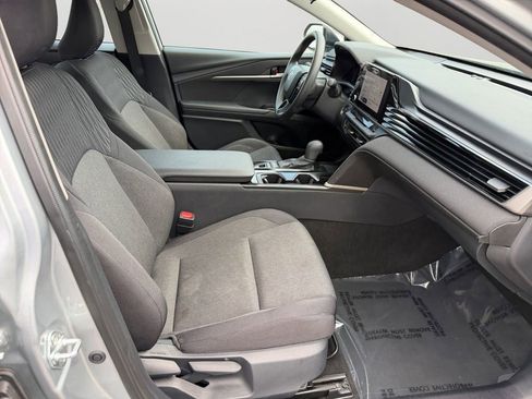 Used 2025 Toyota Camry LE FWD image 12