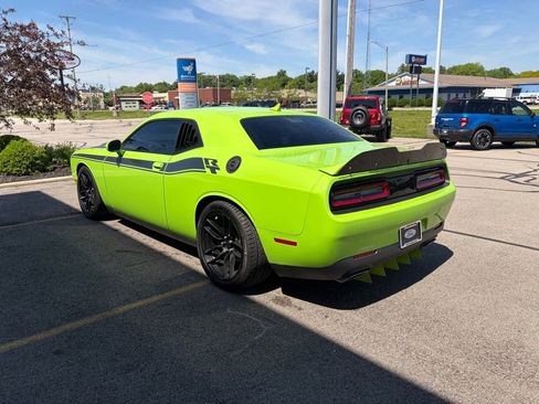 Used 2015 Dodge Challenger R/T Plus RWD image 20