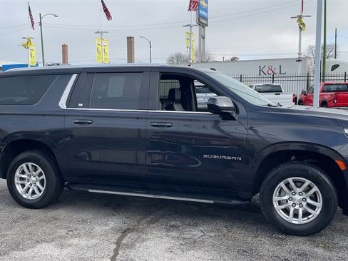 Used 2024 Chevrolet Suburban LT image 26