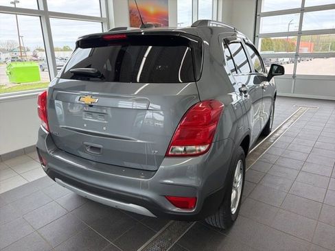 Used 2019 Chevrolet Trax LT w/ LT Convenience Package FWD image 5