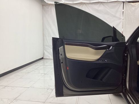 Used 2016 Tesla Model X 75D image 24