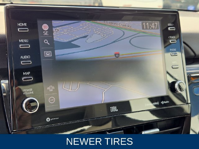 Used 2022 Toyota Camry XLE FWD image 3