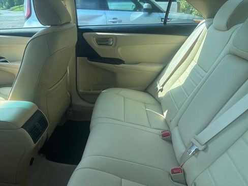 Used 2016 Toyota Camry XLE w/ Moonroof Package FWD image 17