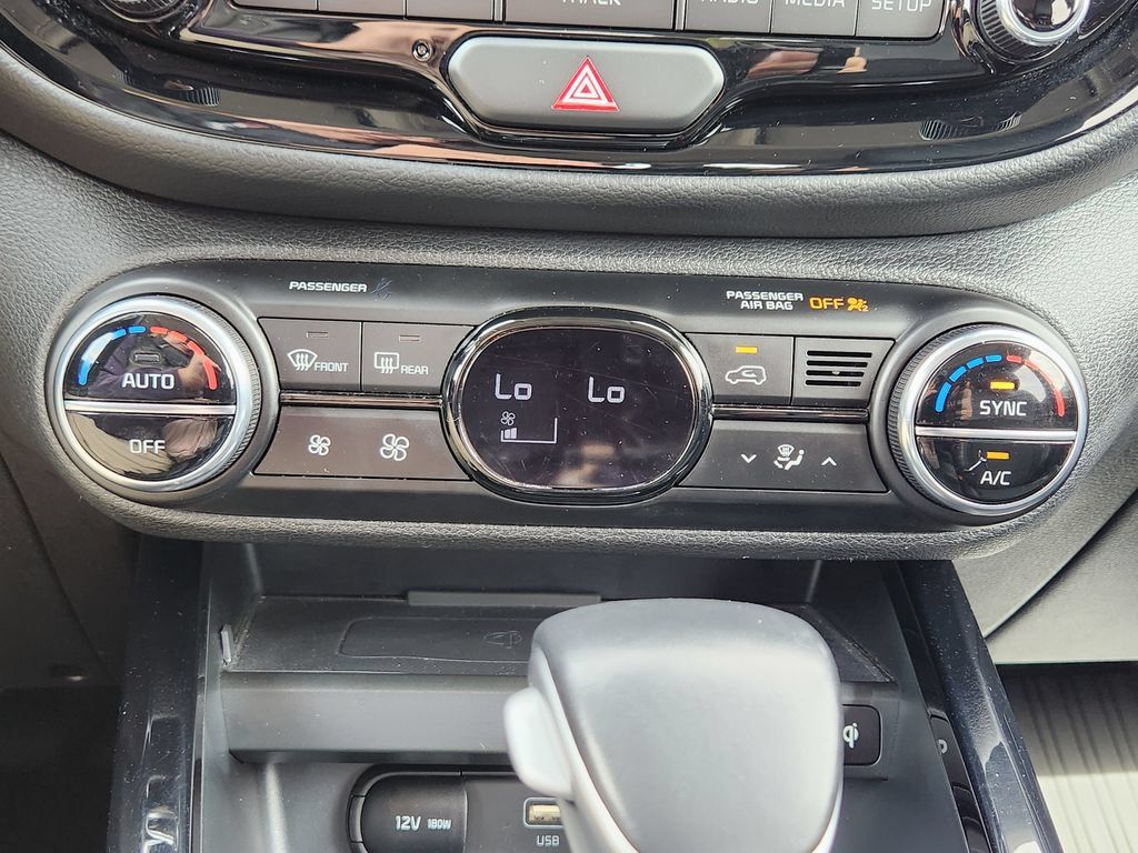 Certified 2024 Kia Soul GT-Line FWD image 18