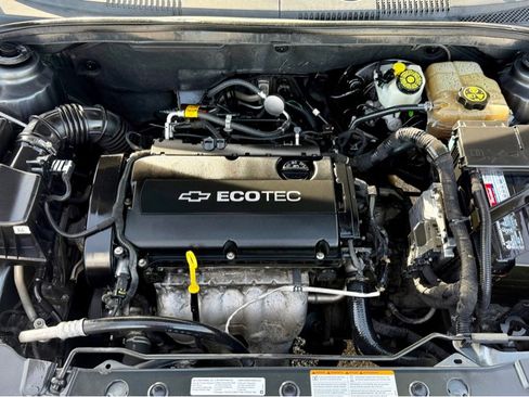 Used 2013 Chevrolet Cruze LS image 15