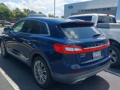 Used 2018 Lincoln MKX Reserve w/ Driver Assistance Package FWD image 9