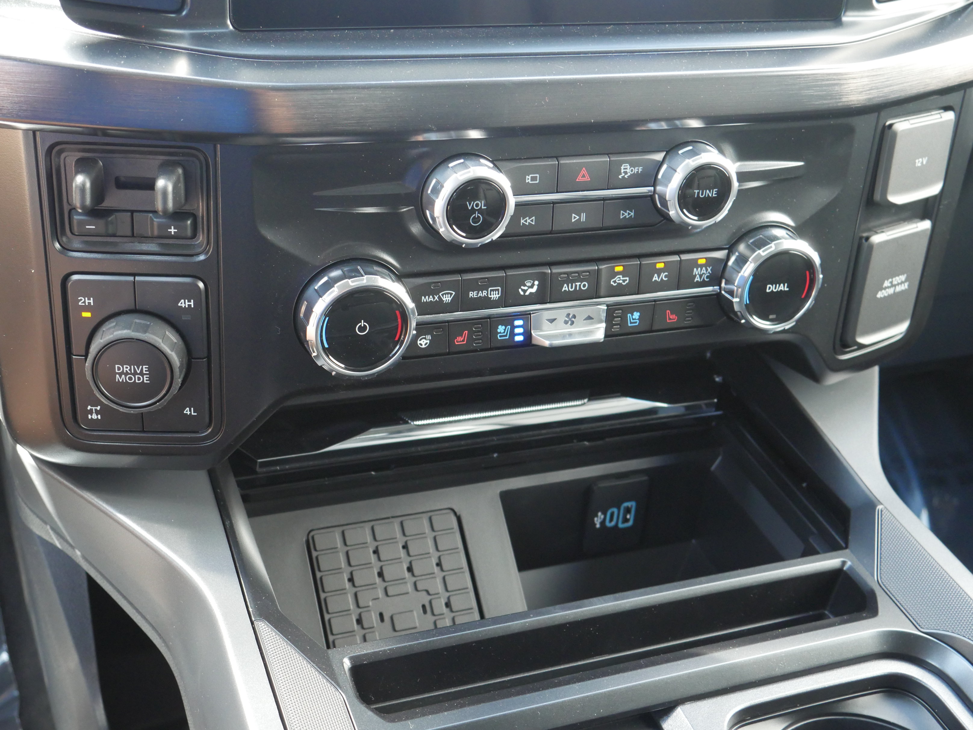 New 2026 Ford F350 Lariat w/ Black Appearance Package AWD/4WD image 18