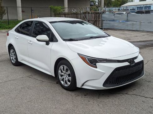 Used 2021 Toyota Corolla LE image 4