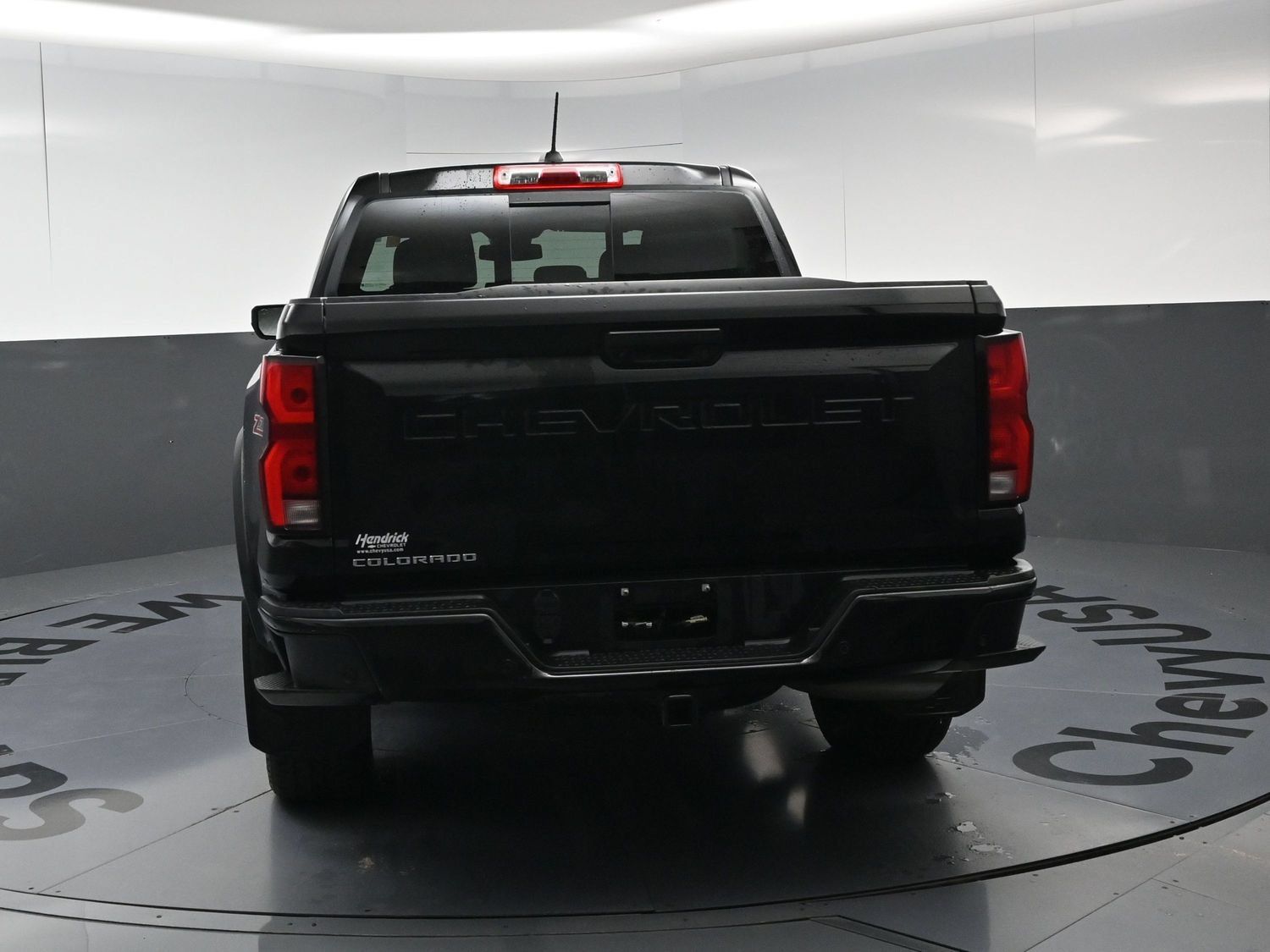 Used 2024 Chevrolet Colorado Z71 w/ Z71 Convenience Package 2 AWD/4WD image 8