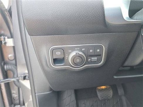 Certified 2026 Mercedes-Benz GLB 250 4MATIC image 37
