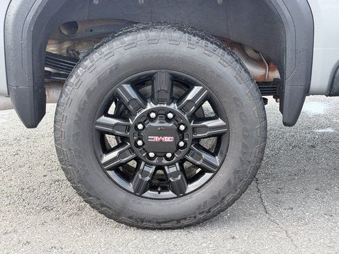 Used 2024 GMC Sierra 2500 AT4 w/ Technology Package AWD/4WD image 35