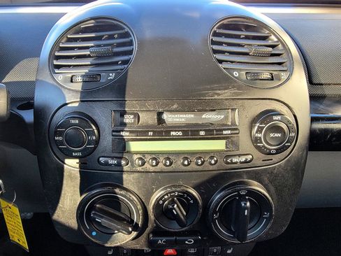 Used 2004 Volkswagen Beetle GLS image 40