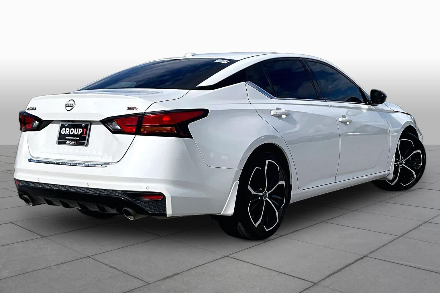 Used 2023 Nissan Altima 2.5 SR FWD image 13