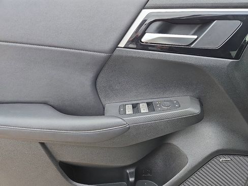 Used 2025 Mitsubishi Outlander SE FWD image 21