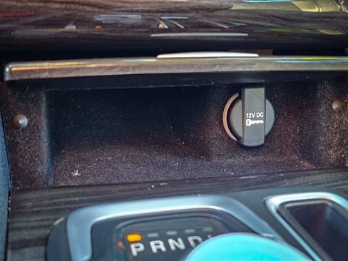 Used 2016 Chrysler 300 Limited image 25