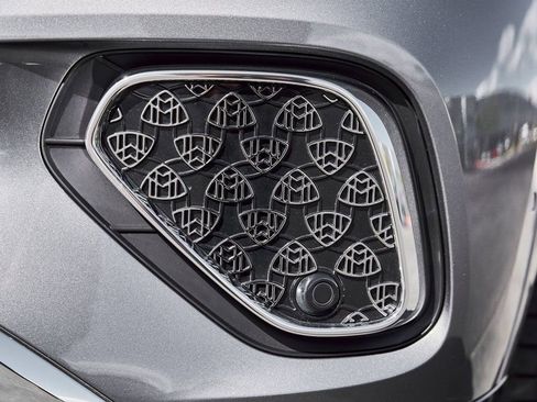 Used 2025 Mercedes-Benz Maybach GLS 600 4MATIC image 9