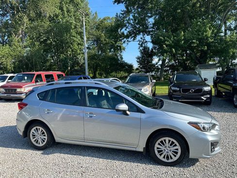Used 2017 Subaru Impreza 2.0i Premium AWD/4WD image 4
