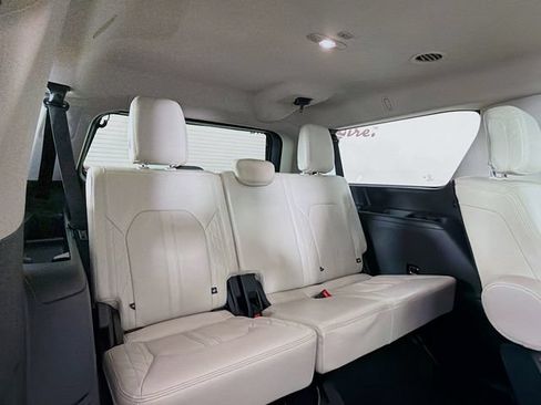 Used 2021 Ford Expedition Max Platinum AWD/4WD image 34