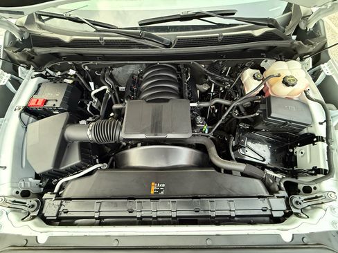 Used 2024 GMC Sierra 2500 SLE w/ SLE Value Package; image 6