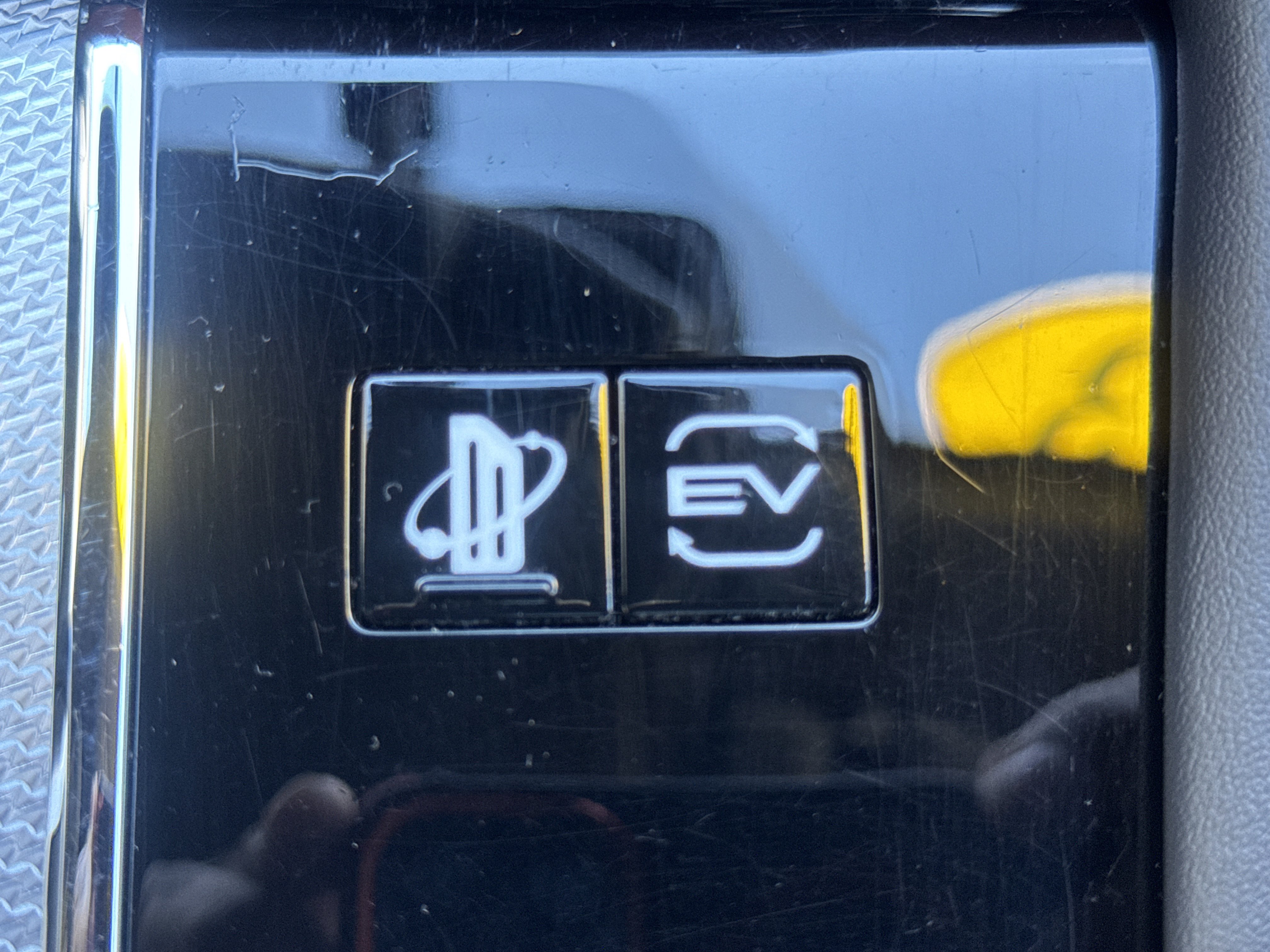 Used 2023 Mitsubishi Outlander SEL AWD/4WD image 17
