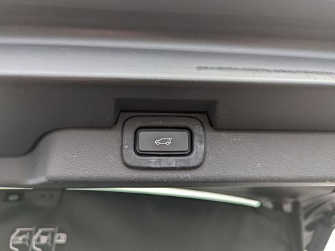 Used 2023 Land Rover Discovery S R-Dynamic image 45