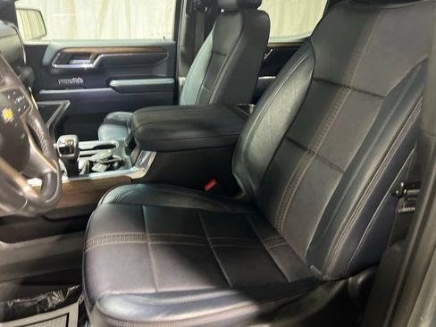 Used 2023 Chevrolet Silverado 1500 High Country w/ Z71 Off-Road Package AWD/4WD image 27