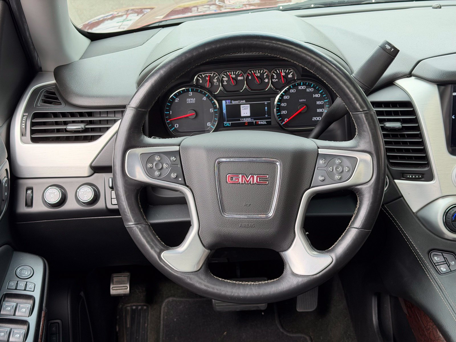 Used 2018 GMC Yukon SLT w/ HD Trailering Package AWD/4WD image 8