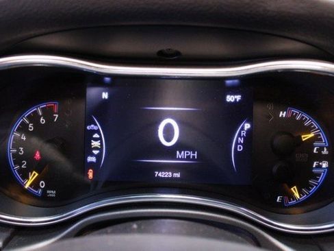 Used 2020 Jeep Grand Cherokee Altitude image 25