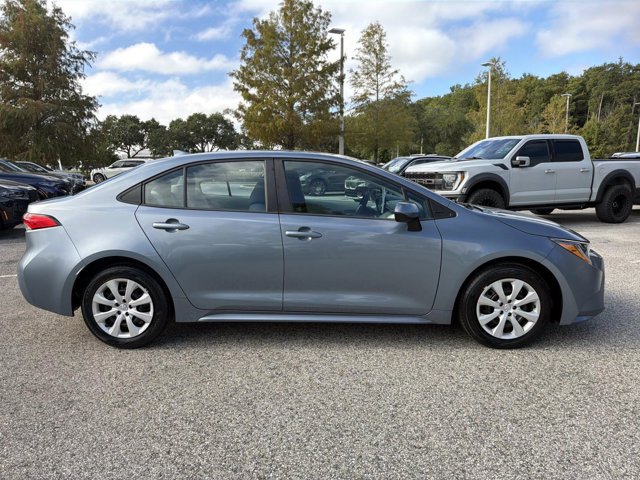 Used 2020 Toyota Corolla LE FWD image 2